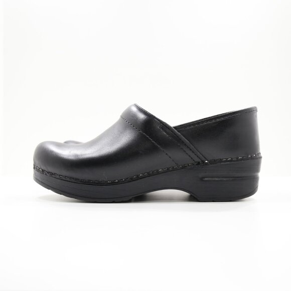 Dansko Professional Black Leather Slip Resistant Work Clogs - 7.5/EU 38. Scuffs - Picture 1 of 7